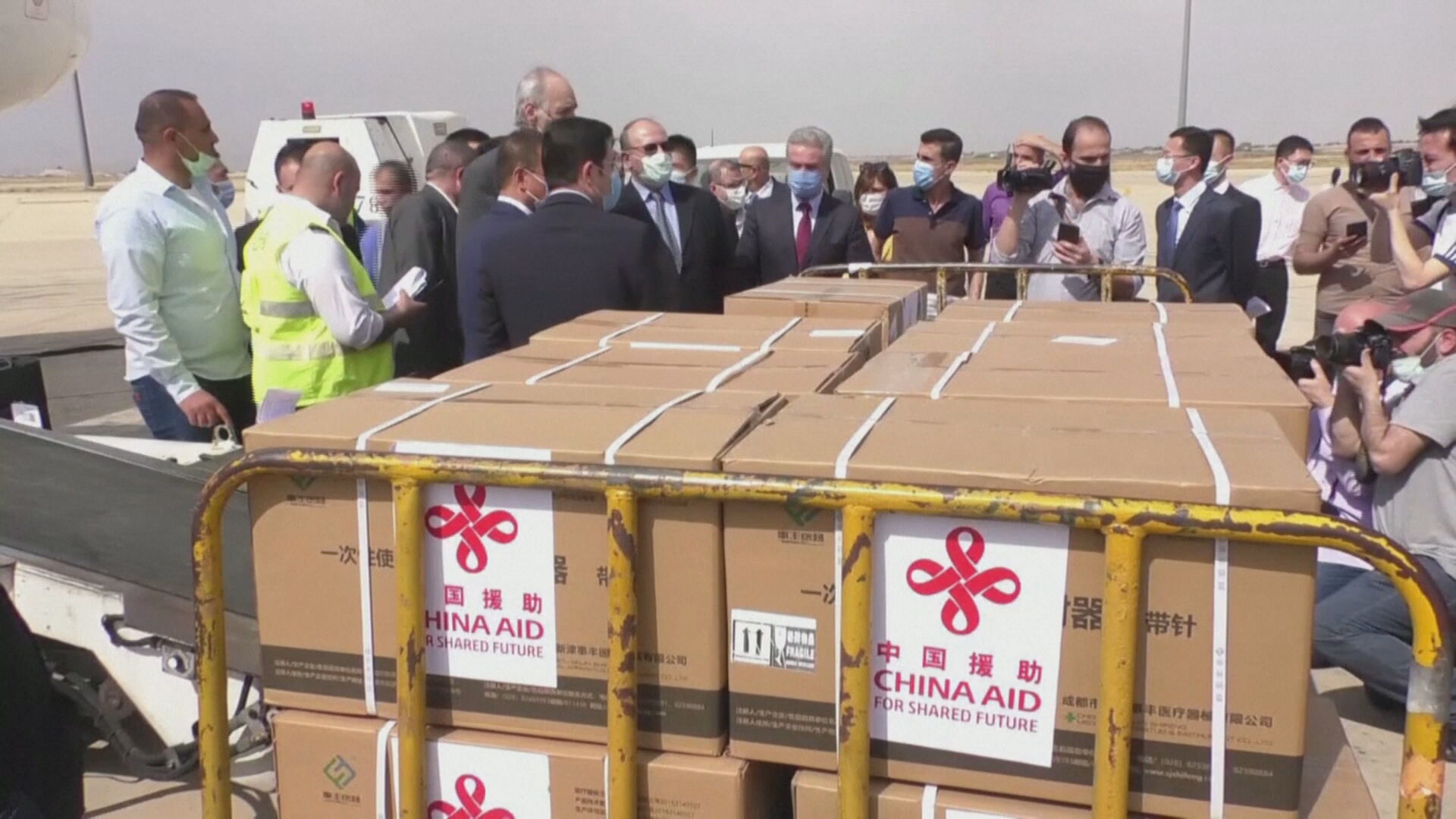 Síria recebe 150 mil doses de vacina da China