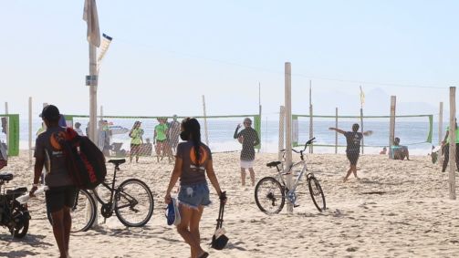 Banhistas no Rio de Janeiro (25 de abril 21)