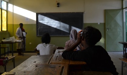 90% dos alunos no mundo estão em casa; pobres são os mais prejudicados