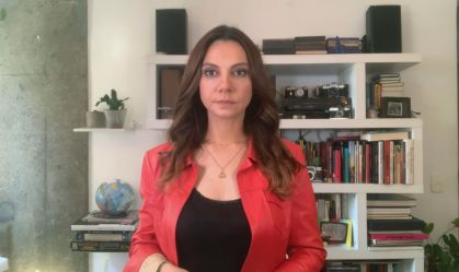 Jornalista e documentarista Flávia Guerra