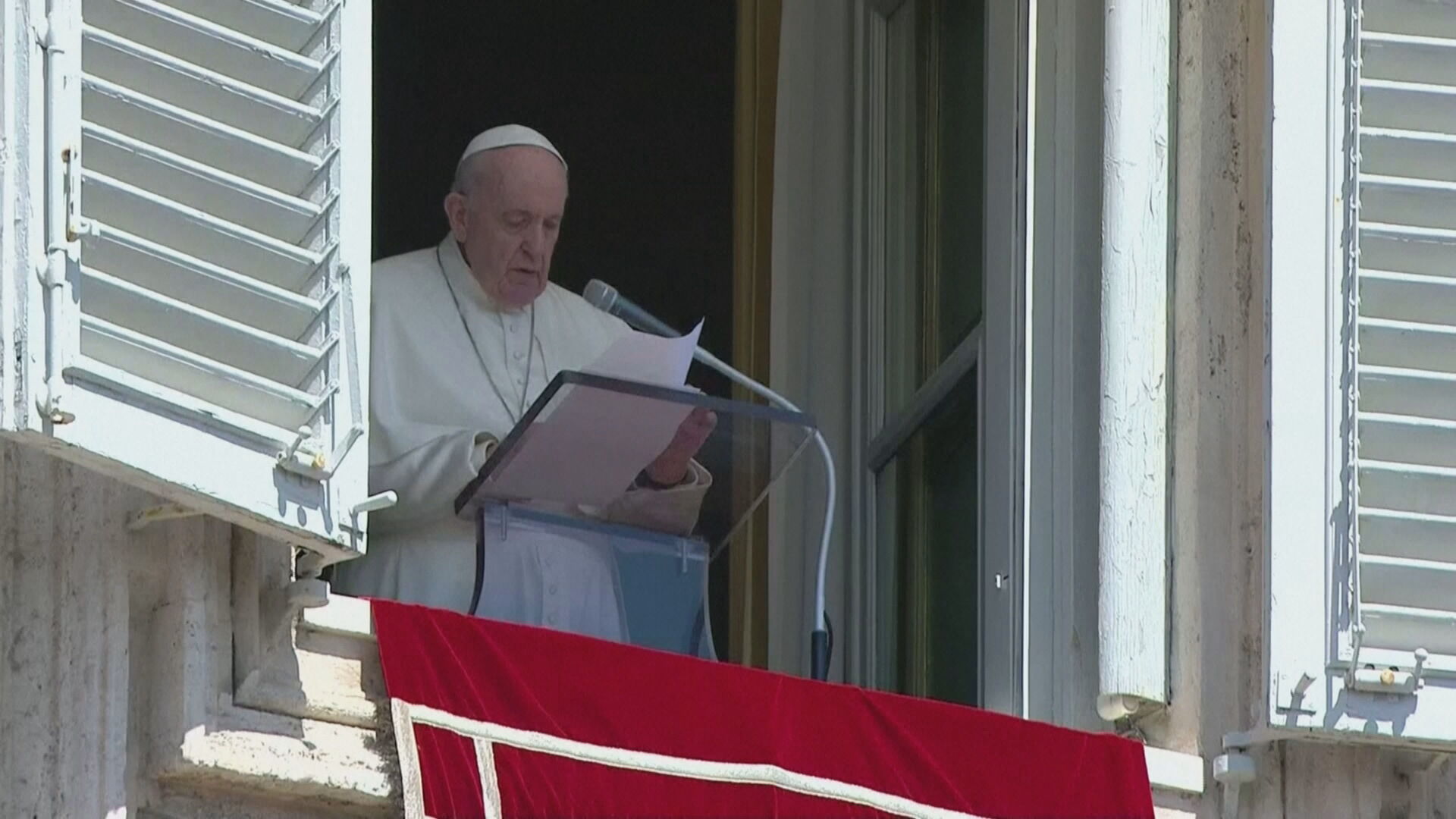 Papa Francisco orou por vítimas de incêndio no Iraque e refugiados da Líbia