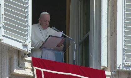 Papa Francisco orou por vítimas de incêndio no Iraque e refugiados da Líbia