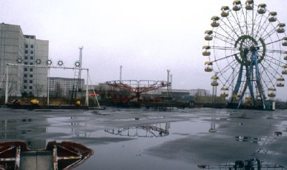 Rússia invade área perto de Chernobyl; ucranianos lutam para impedir captura da usina