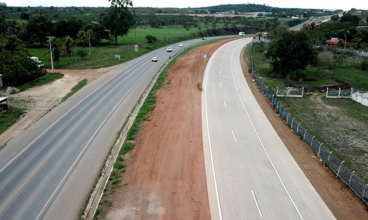 Novo trecho da BR-101, na Bahia