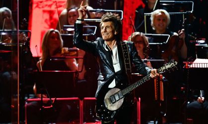 Ron Wood, guitarrista dos Rolling Stones, afirma que está curado do câncer