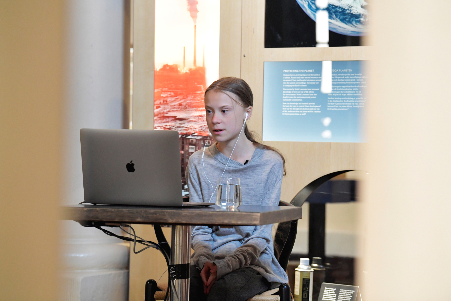 Greta Thunberg disse que líderes devem combater os dois problemas ao mesmo tempo