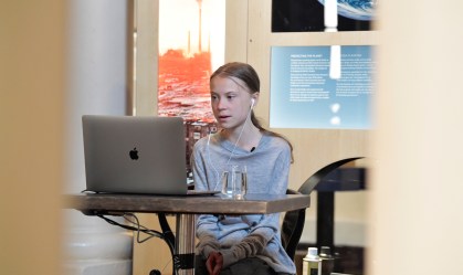 Greta Thunberg defende combate simultâneo ao coronavírus e à crise climática