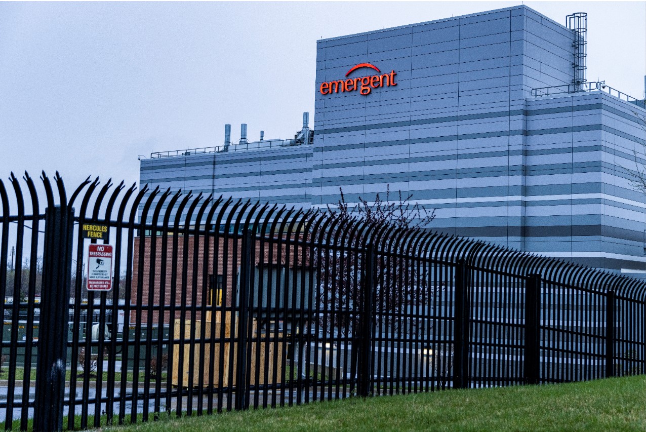 Fachada da fábrica da Emergent BioSolutions em Baltimore, Maryland (EUA)