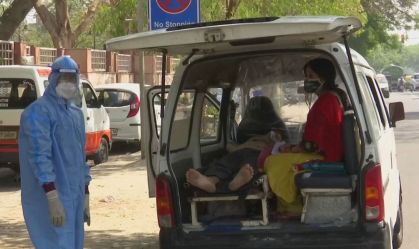 Índia bate recorde de casos da Covid-19 pelo 5º dia (26.abr.2021)