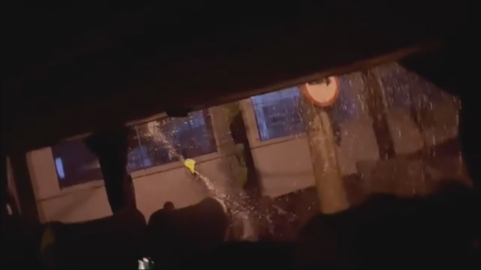 Torcedores da Ponte Preta apedrejaram ônibus da delegação após derrota