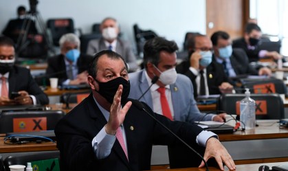 Senador próximo ao Planalto muda voto e apoia Aziz à presidência da CPI da Covid