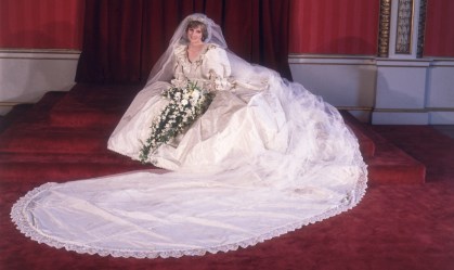 A princesa Diana em seu casamento com o príncipe Charles, em 1981