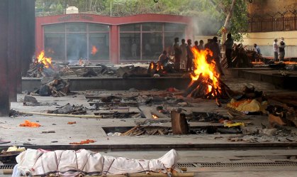 Crematórios lotados em Nova Delhi