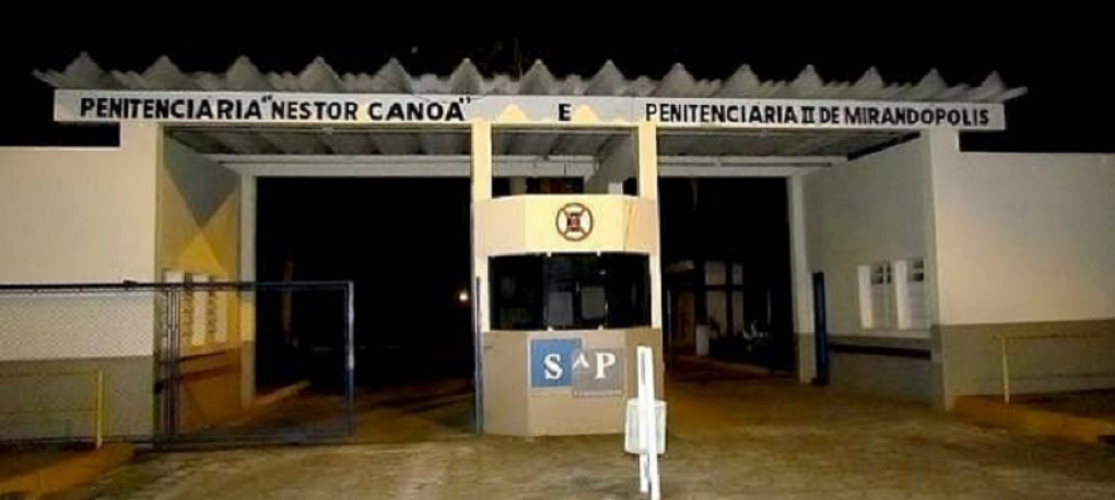 Portão da penitenciária 1 e 2 de Mirandópolis, no estado de São Paulo