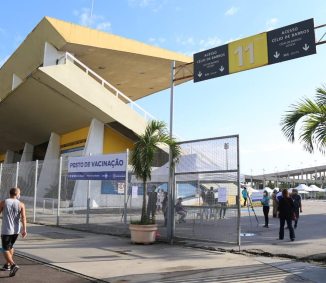 Posto de vacinação no Maracanã