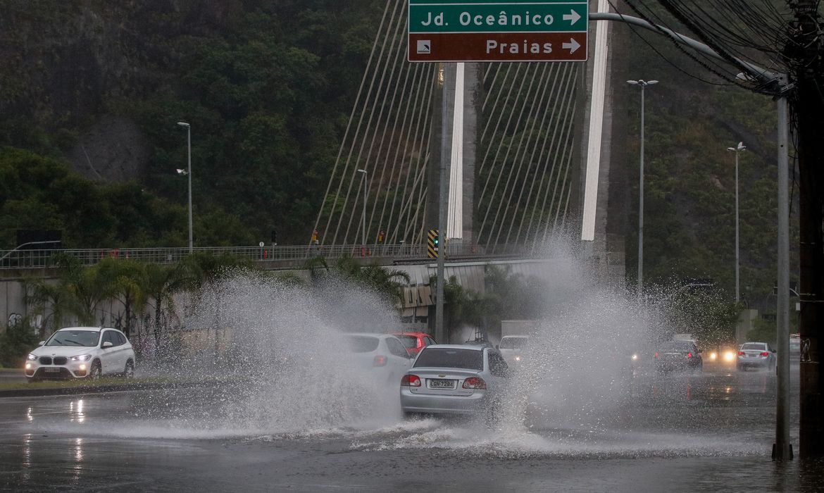 Chuva forte interdita casas na zona sul do Rio de Janeiro