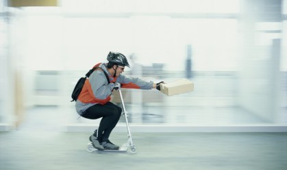 C&A pretende fazer entregas com bicicletas e patinetes no mesmo dia da compra