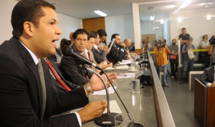 Restrições em MG precisam ser reavaliadas a cada semana, defende deputado