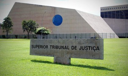 STJ concede prisão domiciliar a mulher de 23 anos, mãe de criança menor de 12