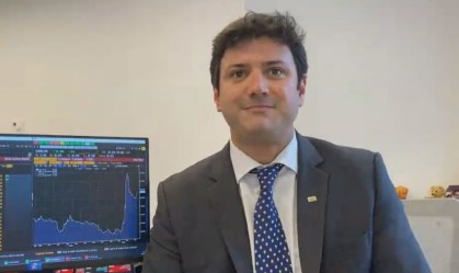 'Dólar tem possibilidade de atingir R$ 6', avalia economista Pablo Spyer