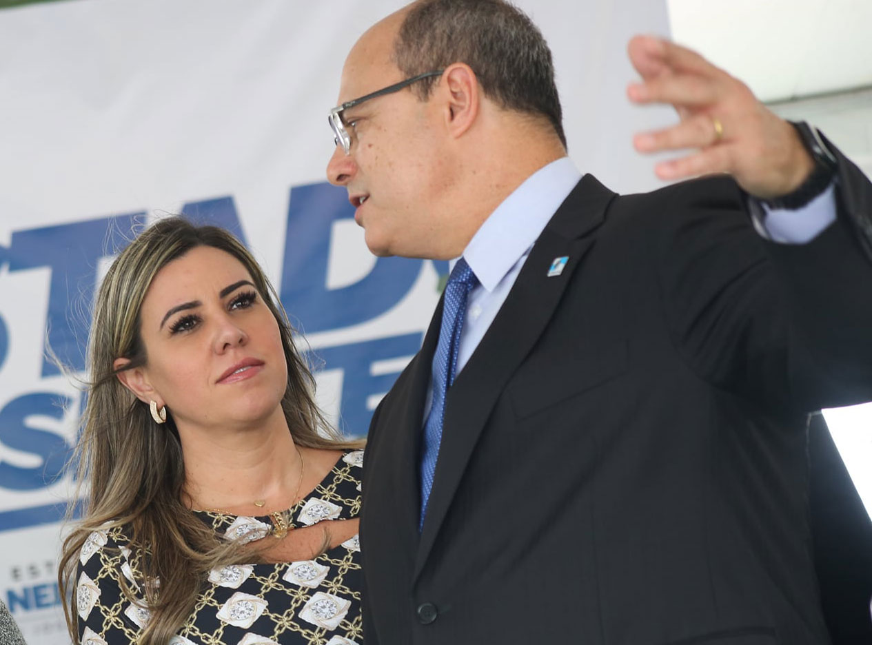 O governador do Rio, Wilson Witzel, ao lado da mulher, Helena Witzel