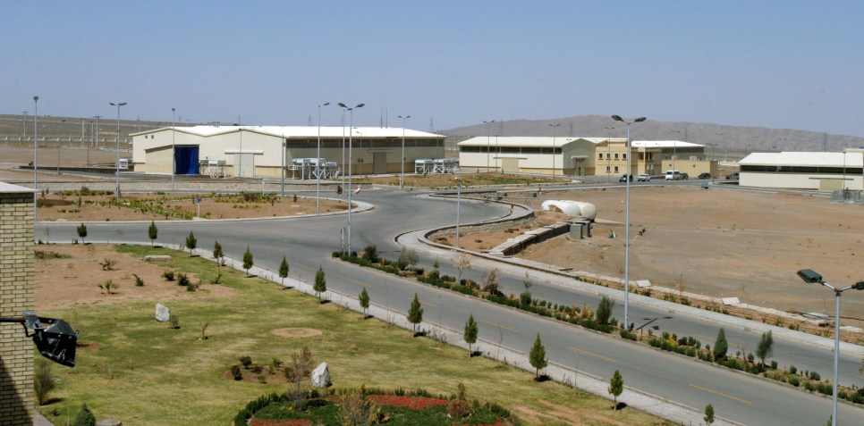 Vista da instalação iraniana de enriquecimento de urânio de Natanz, a 250km ao sul da capital Teerã • Foto: Raheb Homavandi (Reuters)