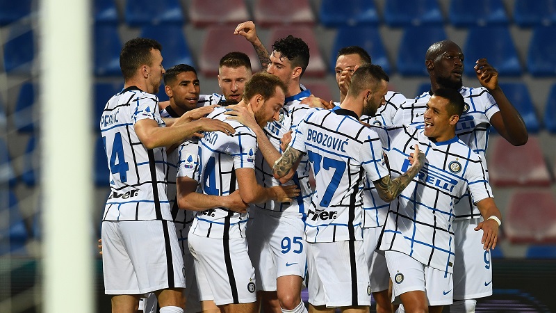 Jogadores da Inter de Milão; time conquistou o título do Italiano