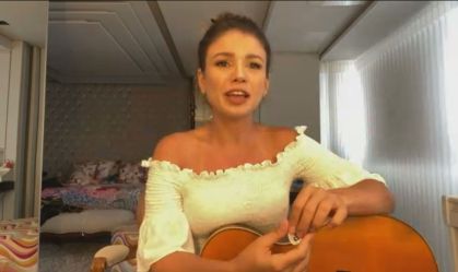 Paula Fernandes fará live de 3h nesta sexta (24) com repertório dançante
