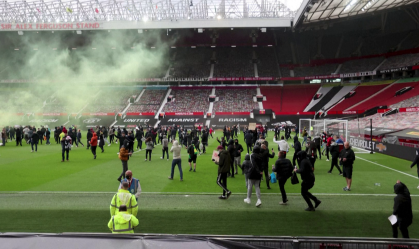 Governo britânico condena protesto violento de torcedores do Manchester United