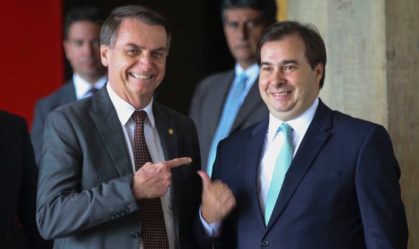 Análise: Maia tenta não aumentar a fúria dos bolsonaristas