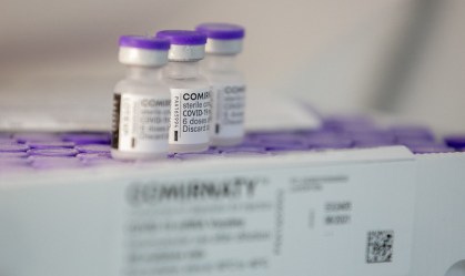 Segunda remessa de vacinas da Pfizer, com 628 mil doses, chega ao Brasil