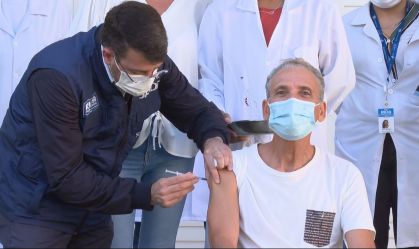 Doses da Pfizer começam a ser aplicadas no Rio de Janeiro