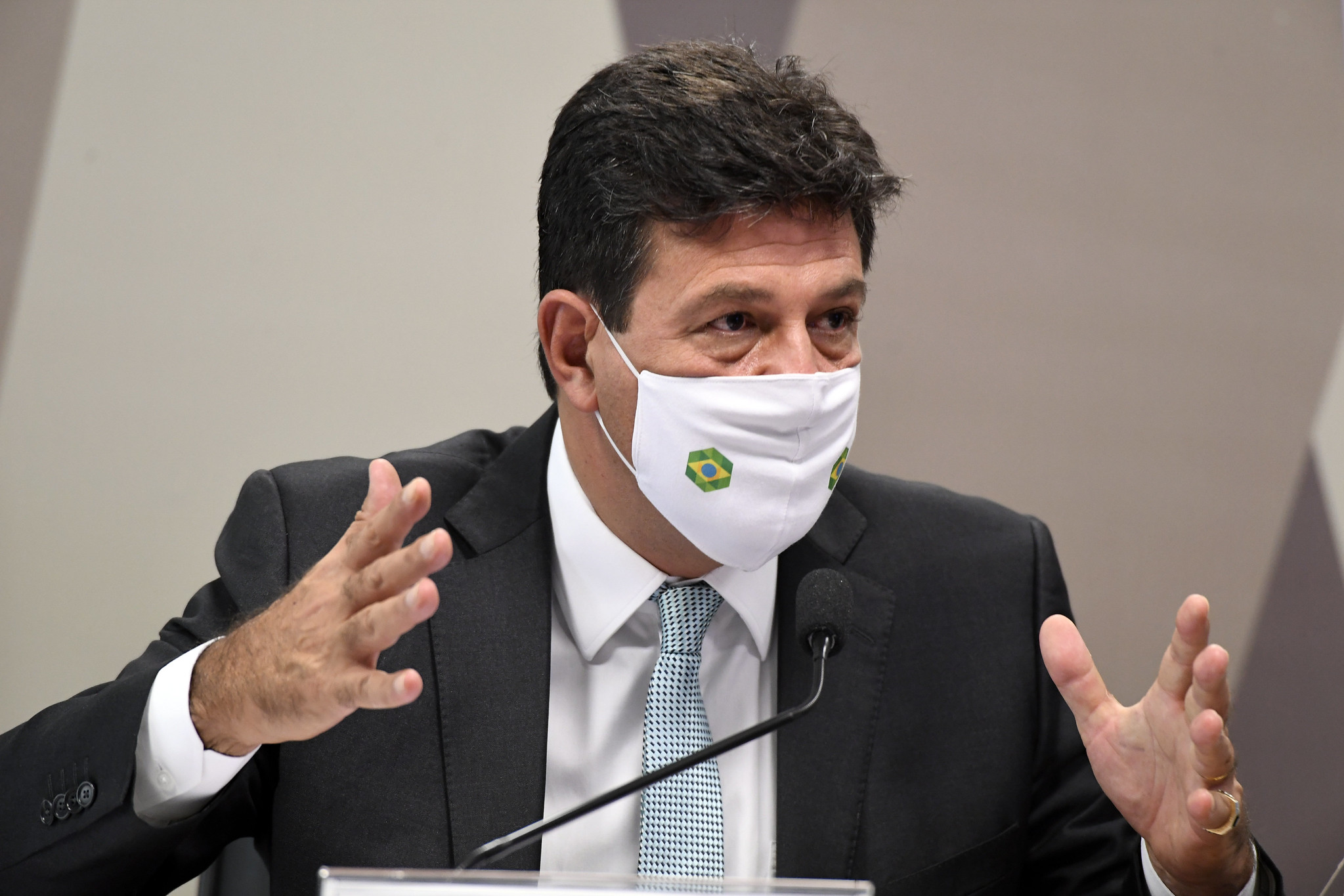 Luiz Henrique Mandetta, ex-ministro da Saúde, é ouvido em sessão de CPI