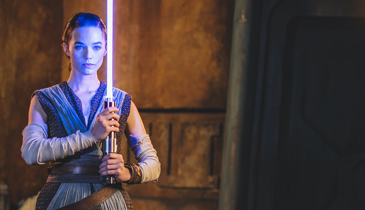 Disney revelou sabre de luz que será utilizado em nova atração de Star Wars