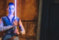 Disney revela sabre de luz real para nova aventura de Star Wars em resort