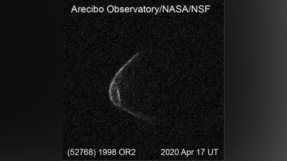 Imagem de radar doppler do asteroide 1998 OR2 faz parecer que ele está usando um