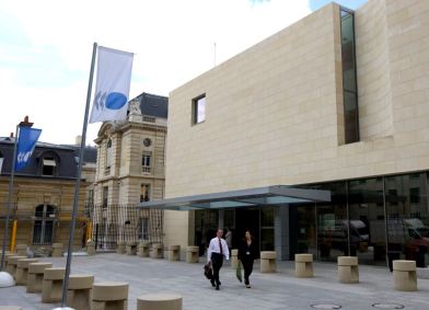 Sede em OCDE em Paris. 