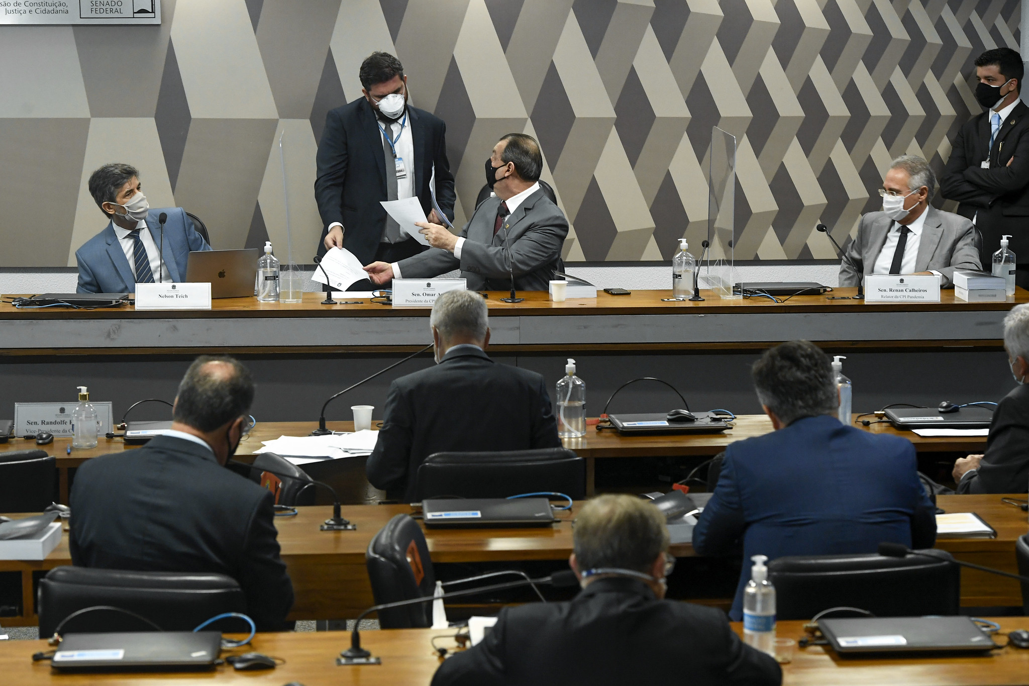 Nelson Teich é o 2º ex-ministro da Saúde a prestar depoimento na CPI da Pandemia
