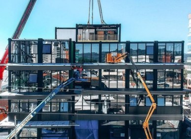Construção de edifício de 8 pavimentos com cerca de 3.300 m² fabricado e instala