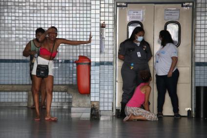 Mãe e esposa de homem morto em confronto no Morro do Jacarezinho
