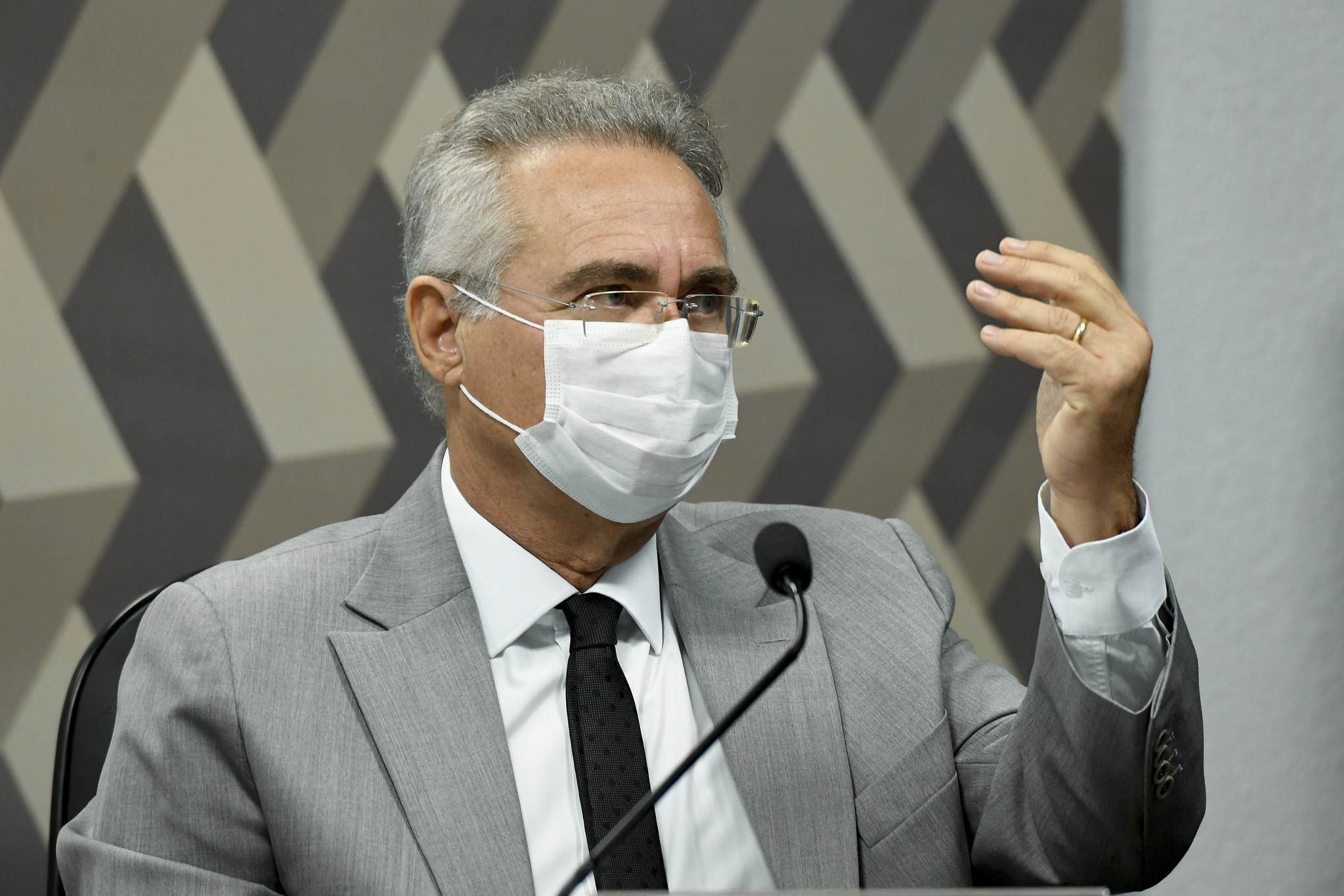 senador Renan Calheiros (MDB-AL)