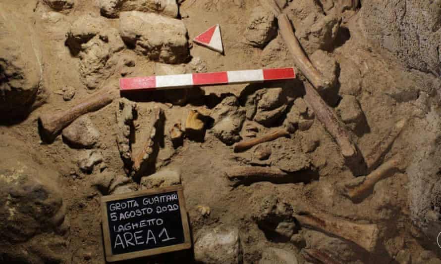 Restos fossilizados de neandertais