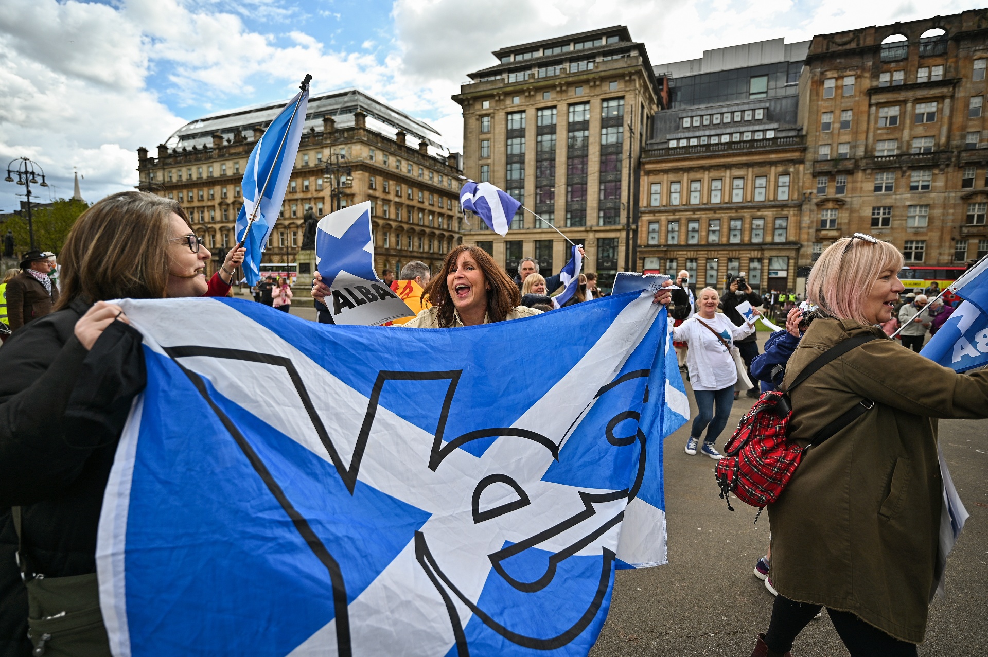 Escoceses se manifestam em Glasgow a favor da independência do país