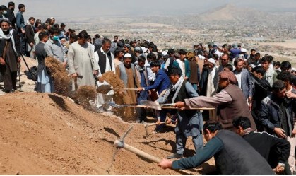 Número de mortos sobe para 85 após ataque a bomba em escola no Afeganistão