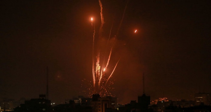 Sistema de defesa aérea de Israel intercepta foguetes dos Hamas em Gaza