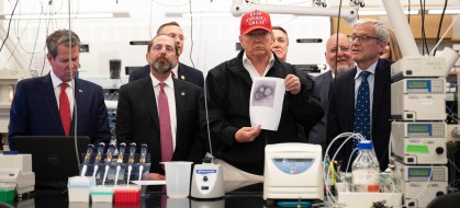 Fontes dizem que Trump pode usar secretário como bode expiatório para crise