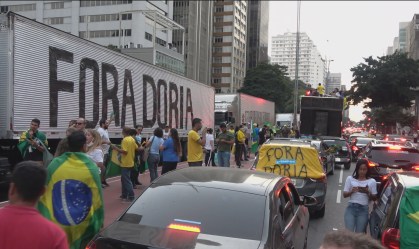 Na Avenida Paulista, manifestantes pedem impeachment de João Doria
