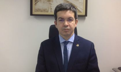 Senador Randolfe Rodrigues (Rede-AP) em entrevista à CNN (13.mai.2021)