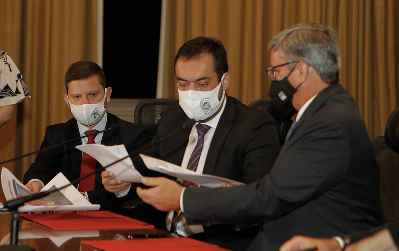 Governador Cláudio Castro assina a doação do terreno ao Tribunal de Justiça do R