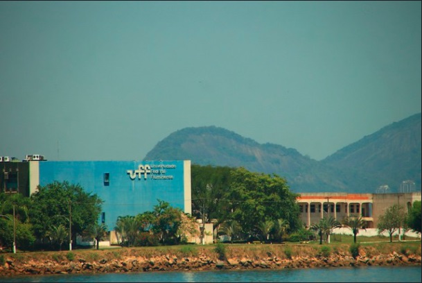 Vista à distância da Universidade Federal Fluminense